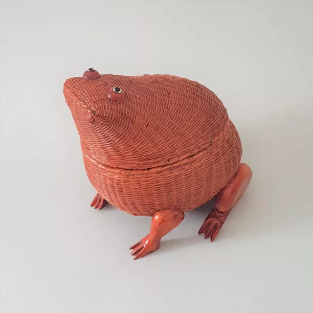 Vintage 60's Chinese Wicker Frog/Toad Box, Zhejiang Handicraft, Rattan, Basket