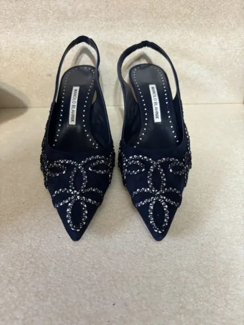 Manolo Blahnik Mariu Navy Suede Embroidered Pointed Toe Pumps Size 39.5 NEW