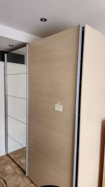 Double Sliding Mirror Door Bedroom Wardrobe In Great Condition