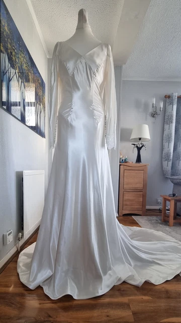 prom dress silk Faviana Satin Low Back Long 11225 GLS Plus Size Red while the thigh flowy denim dress Color:Ivory Combo