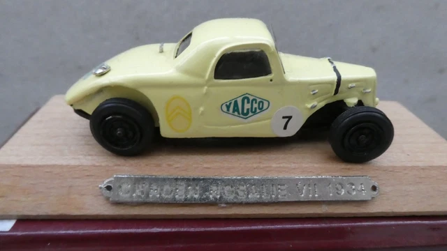 Jouet Mécanique Citroën Rosalie Des Records – Vintage, Ancien (occasion)