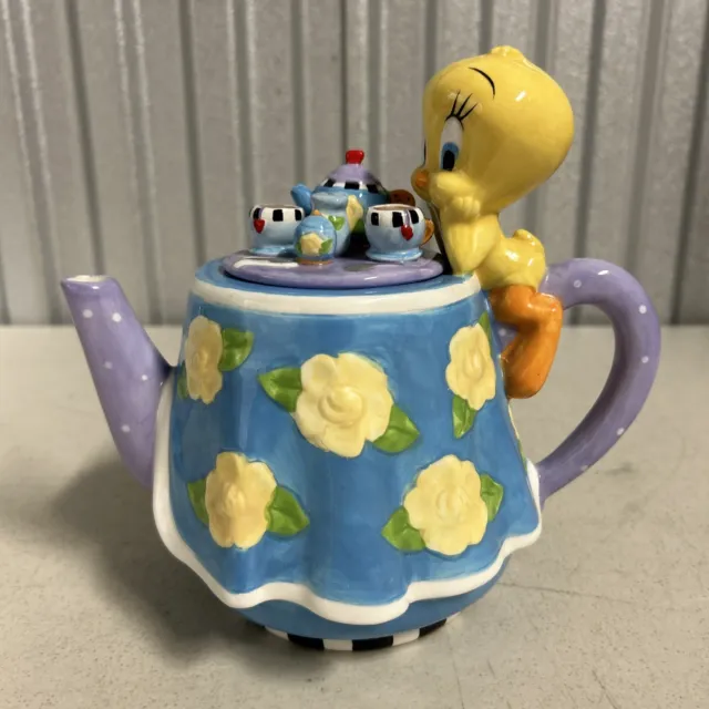 Vintage 1999 Tweety Bird Ceramic Teapot Warner Brothers Looney Tunes