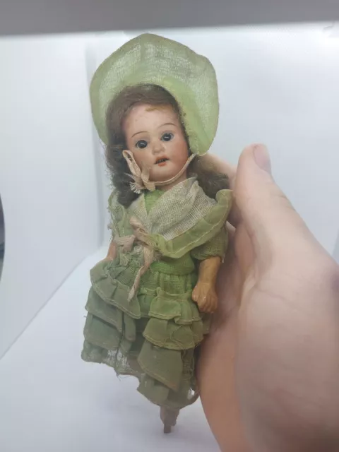 Ancienne Poupée Allemande Articulée "German Doll" Tenue D'époque