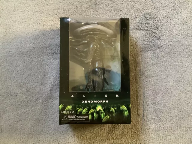 figurine alien xenomorph