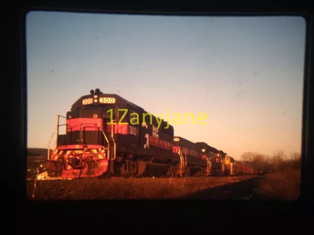 4G05 TRAIN SLIDE Railroad 35MM Photo B & M 300 100 301 ST635 DH 7414 BINGHAMPTON