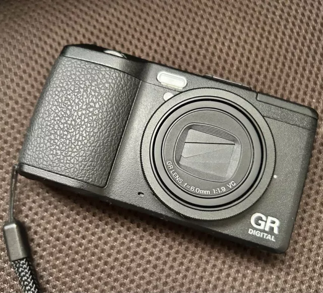 RICOH GR DIGITAL IV 10.4MP Digital Camera Black Body