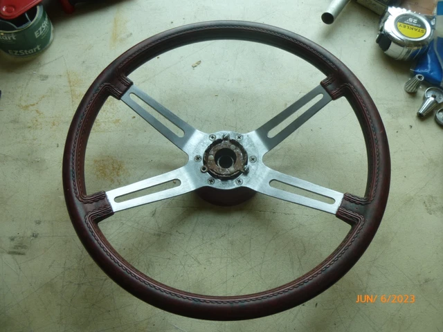 9758389 4 Spoke Oldsmobile Steering Wheel 1970 - 1977  With 406708 Hub
