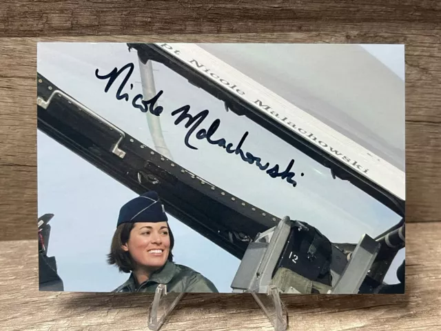 Nicole Malachowski 1st Female Thunderbird Pilot Hand Signed 4x6 Photo TC46-1143
