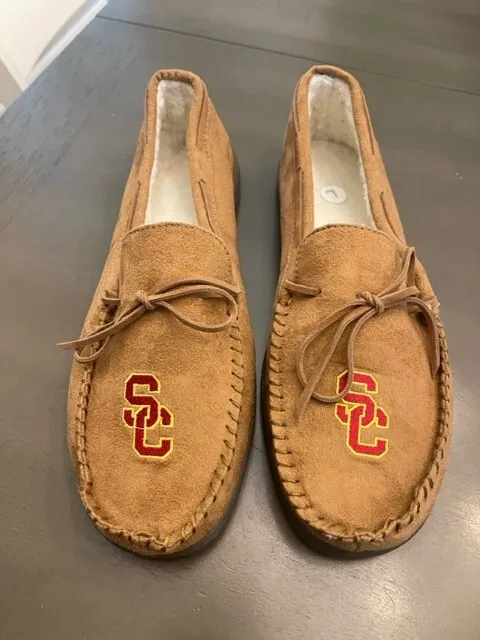 USC TROJANS NCAA MENS MOCCASIN SLIPPERS - Size Large 11-12