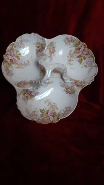 Ancien plat, mendiant en porcelaine de Limoges-Serviteur de forme trilobée