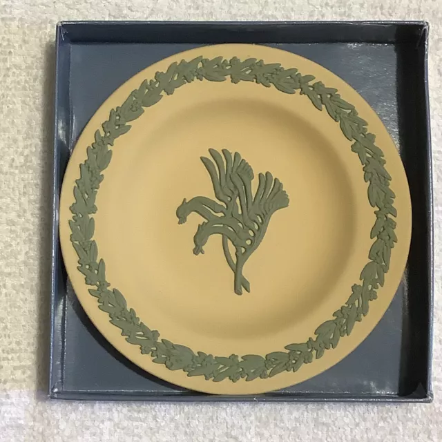 WEDGWOOD Jasper Ware Kangaroo Paw Grey On Cane Round Tray Plate In Box