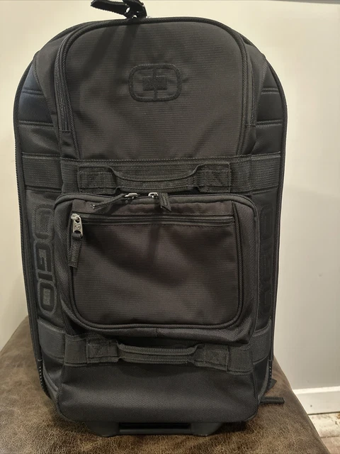 Ogio Layover Wheeled Rolling Suitcase/Luggage/Carry-On - Stealth