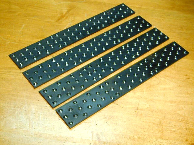 4 Pequeñas Plataformas De Metal Para Rodamientos De Bolas 18""X2 1/2"" X 1/4"" 54 Rodamientos De Bolas En Cada Uno