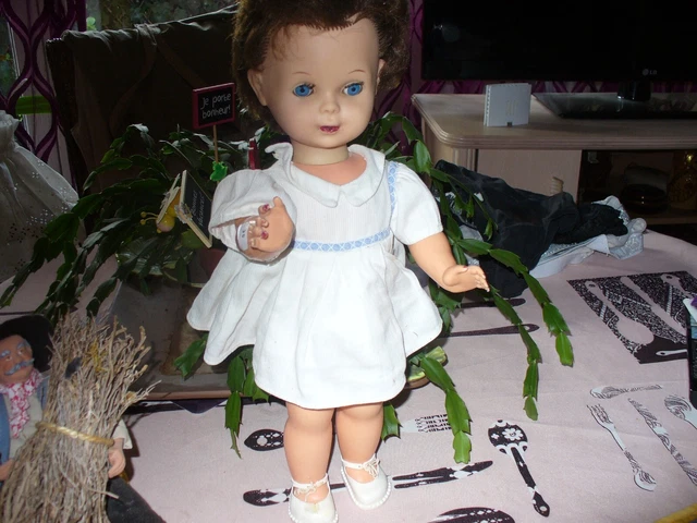 poupée BELLA - 33 cms - BLEUETTE 58 ? Ancienne
