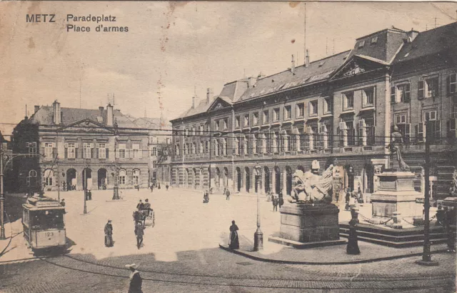 Carte postale ancienne MOSELLE METZ place d'armes tramway écrite