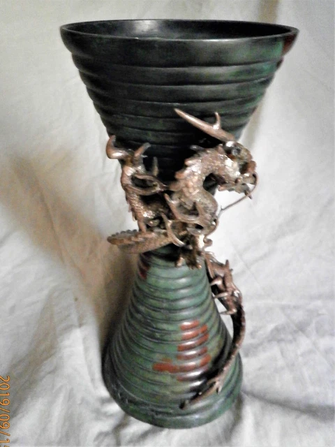 VASE &amp;DIABOLO&amp; EN bronze patiné avec dragon en relief. EUR 120,00 ...