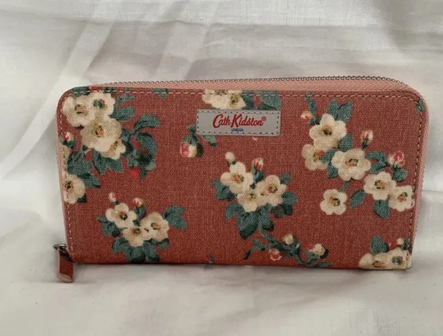 Cath Kidston Peach and Roses Zip Purse wallet. Excellent Condition