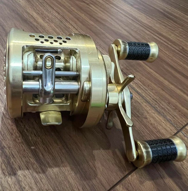 SHIMANO CALCUTTA CONQUEST 101 Left Hand Fishing Reel