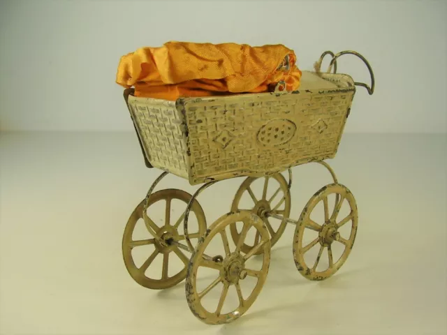 Antiker Blech Puppenstuben Kinderwagen um 1900 2