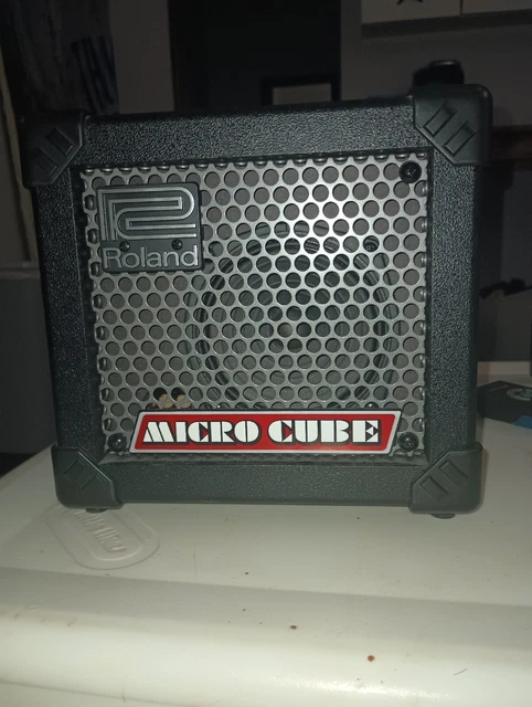 Roland MICRO CUBE 2 watt Guitar Amp Tested Roland MICRO CUBE 2 watt Guitar Amp Tested