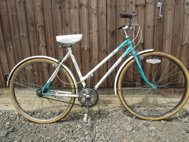 Universal la riviera ladies hot sale bike