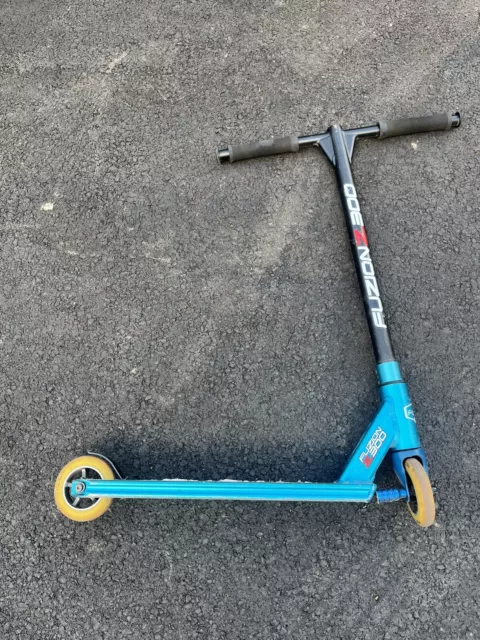 Fuzion Z 300 Pro Scooter