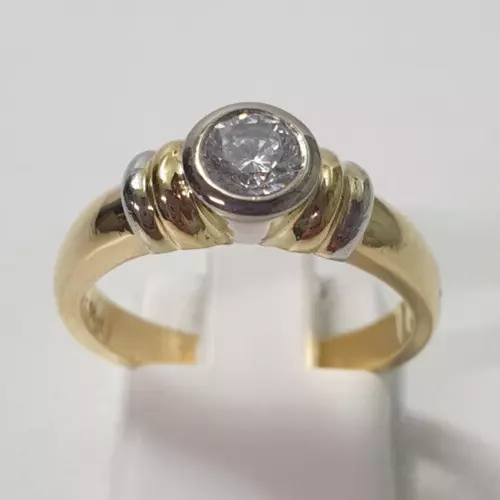 18CT YELLOW GOLD LADIES DIAMOND ENGANEMENT RING SIZE L 1/2 6.31gms TDW 0.35