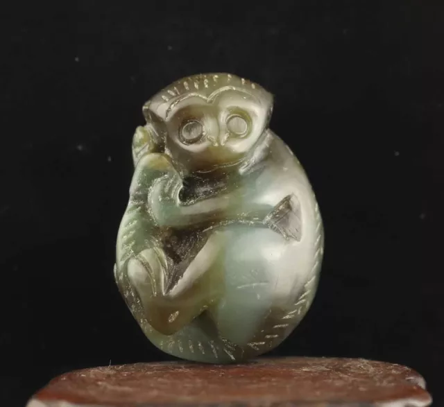 China old natural hetian jade hand-carved statue zodiac monkey pendant