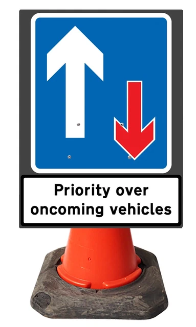 Segnaletica a cono priority rispetto ai veicoli in arrivo 811 560 x 750 mm classe 1 riflettente