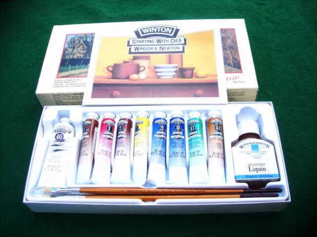 Winsor & Newton Winton Oil Colour Studio Paint Set  - 8 x 21ml & Accessories