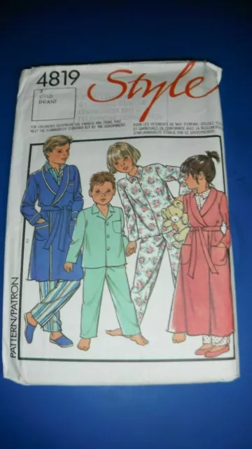 Style Child's Dressing Gown In 2 Lengths & Pajamas Sewing Pattern 4819 Size 3