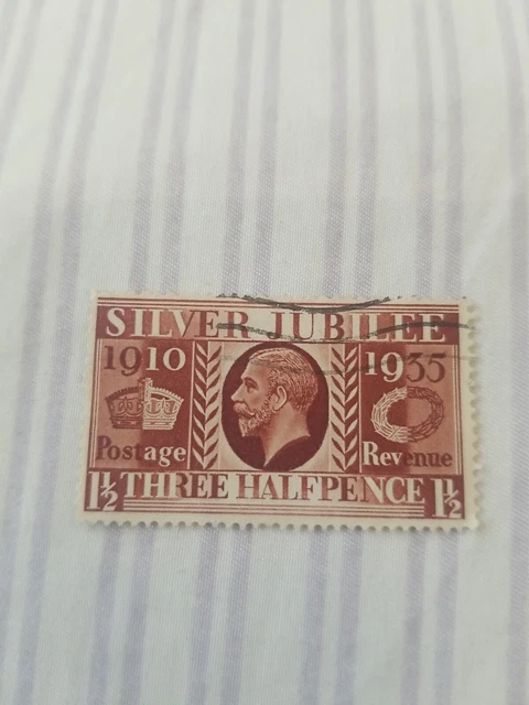 Great Britain Silver Jubilee stamp 1910-1935 1 1/2 Three Half Pence  King George