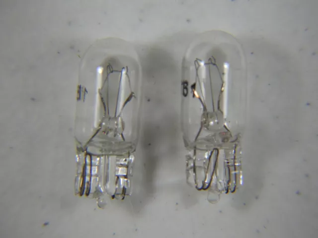 Lionel Trains Light Bulbs # 161-300 Wedge Base 14 V Light Bulb - Clear