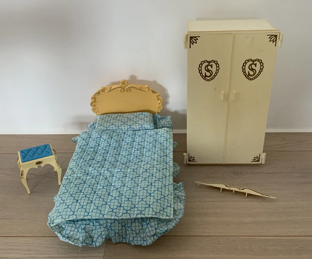 VINTAGE PEDIGREE SINDY Bedroom Set with Wardrobe, Bed Debenhams and