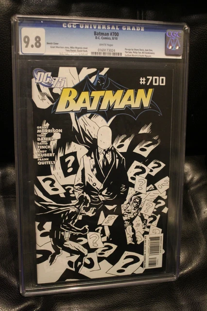Batman #700 2010 DC Comics Mike Mignola 1:75 Sketch Variant Cover CGC 9.8