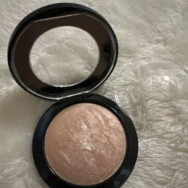 MAC Mineralize Skinfinish CHEEKY BRONZE 0.35 oz NWOB