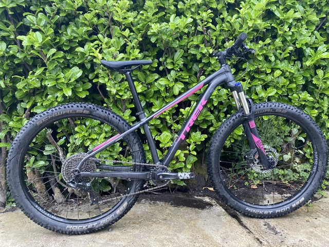 Trek roscoe 8 2025 womens