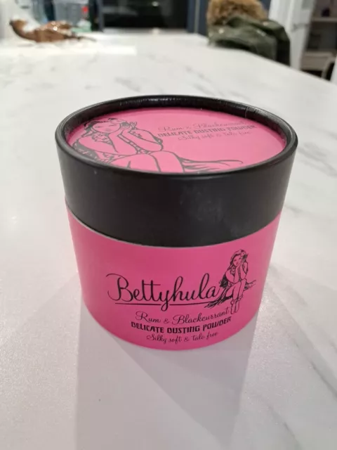 Rum and Blackcurrant Dusting Powder by Betty Hula