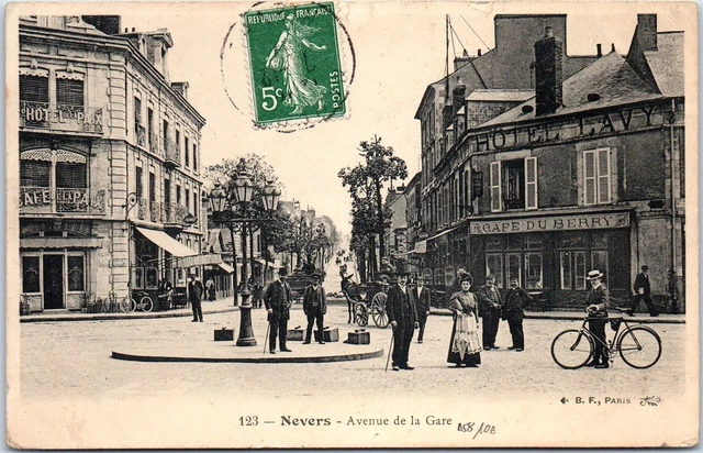 58 NEVERS - avenue de la gare -