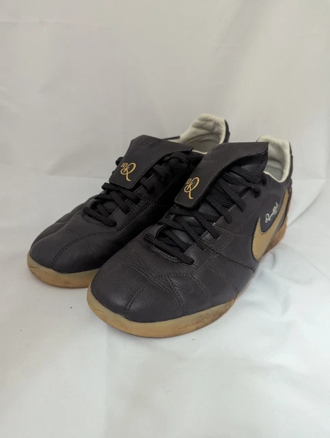 NIKE TIEMPO R10 Ronaldinho Astro Turf UK Football trainers