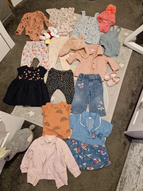 Pacchetto vestiti grandi bambine 6-9 mesi