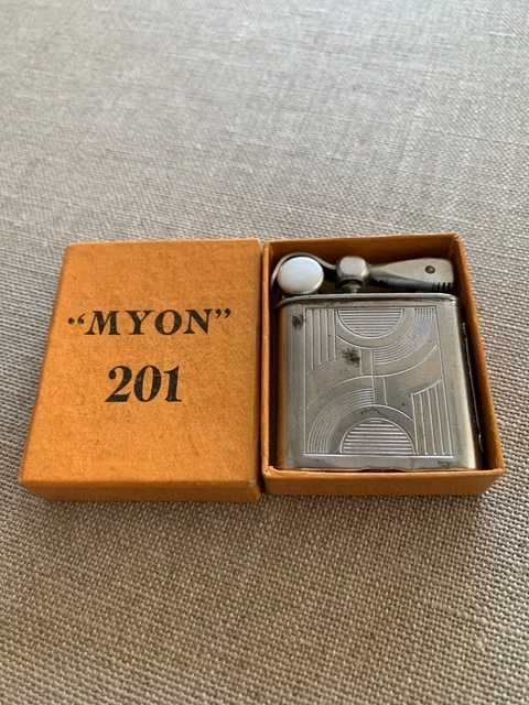Ancien briquet essence MYON 201 old petrol lighter vintage Avec Boîte D’origine