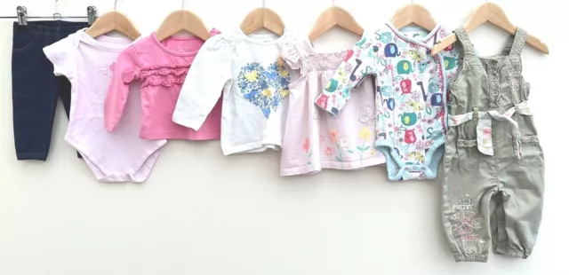 Pacchetto di abbigliamento per bambine età 3-6 mesi noce moscata Primark Tu