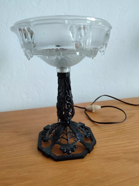 lampe art deco fer forgé avec sa coupe EZAN