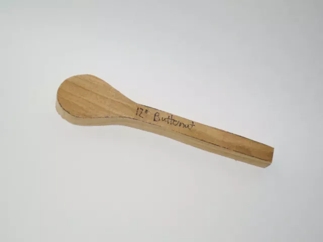 Una cuchara de 12 pulgadas en blanco áspero mantequilla cuchara de madera tallado