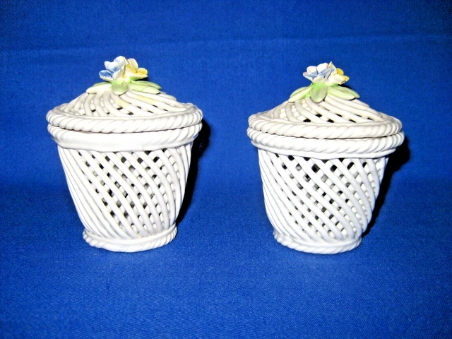 Schöne Vintage Nuova Capodimonte gewebter Porzellankorb geformte Blumen