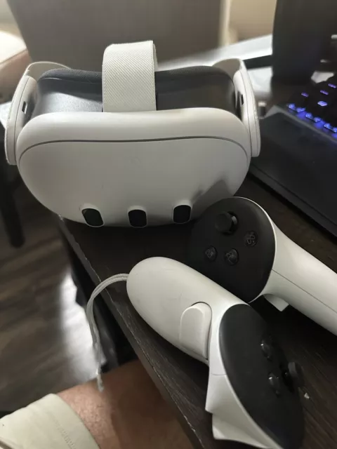 META QUEST 3 128GB VR Headset - White $543.84 - PicClick CA
