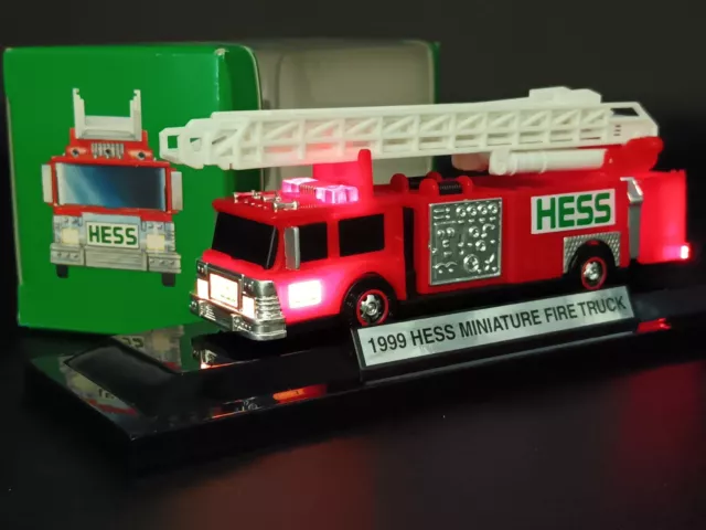 1999 HESS MINIATURE FIRE TRUCK New in Box Lights Tested  Fresh from Master Case