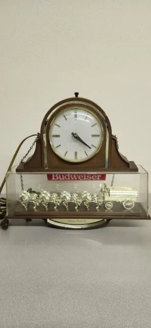 Vintage Budweiser Anheuser Busch World's Champion Clydesdale Team Clock. *READ*
