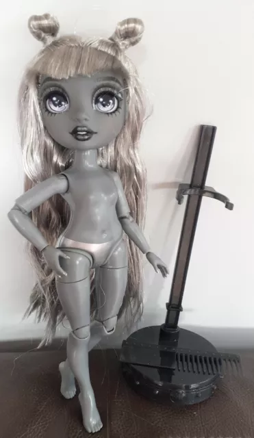 Shadow High Doll. Luna Madison Series 1 No Clothes just Stand and Comb. NEW!!